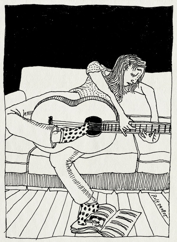 tekening 511, martine 10e gitaar spelen tenen voeten stippen guitar playing polka dots couch bank